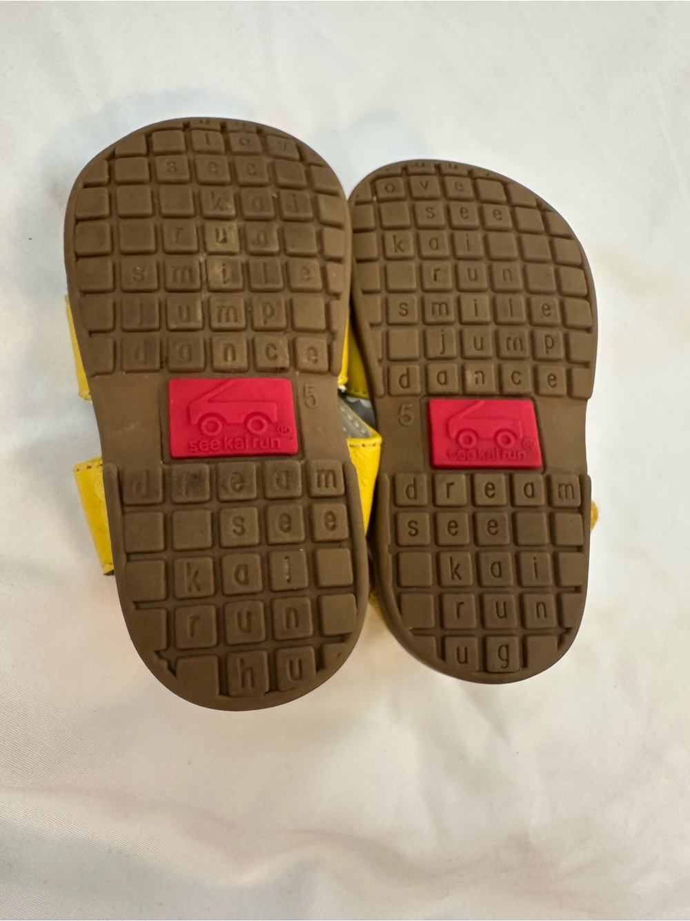 See Kai Run Yellow Closed-Toe Kids Sandals with Hook-and-Loop Strap Size 5 - Picture 4 of 4